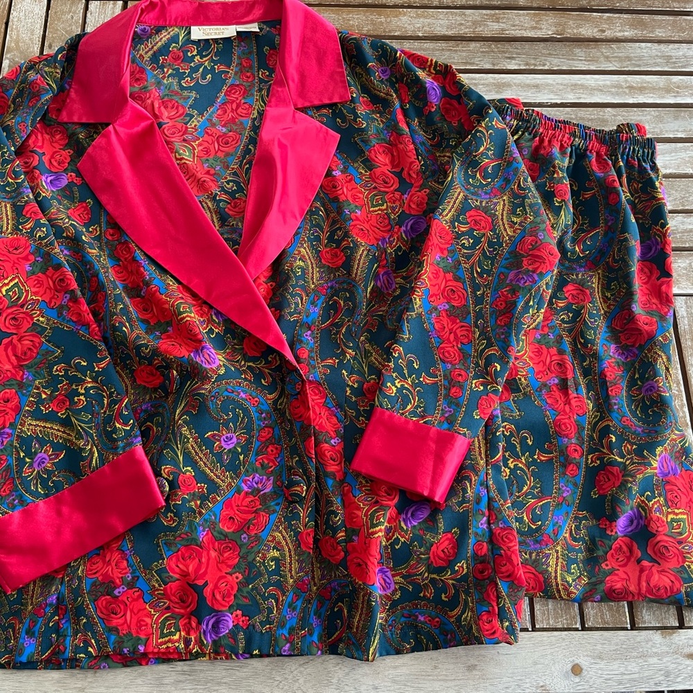 Victorias Secret Floral Rose Pajamas PJs Sz M Gold Label Polyester Vintage 80s